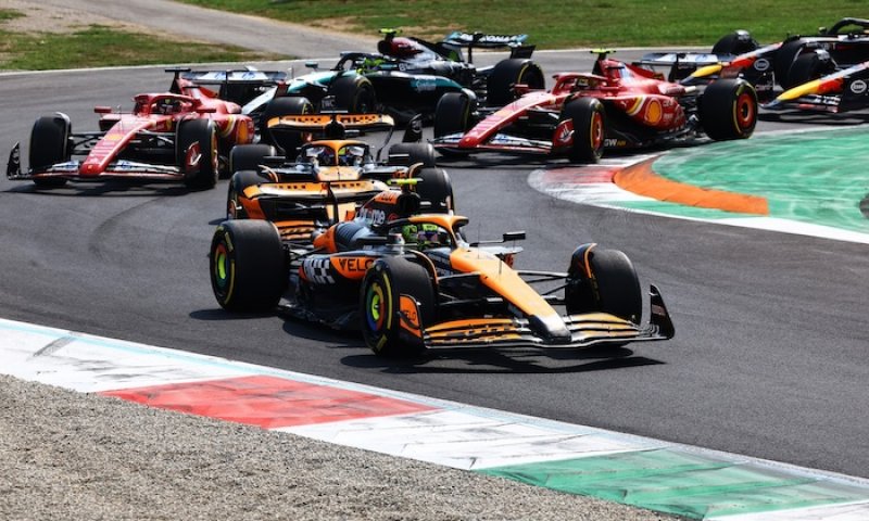 Úvod do nové sezony F1. Verstappen útočí na další titul, Hamilton chce prorazit a McLaren drží tajné trumfy