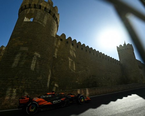 Leclerc v Baku opět nezvítězil. Fantastickým výkonem jej sesadil Piastri