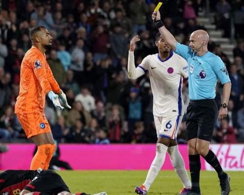 Rekordní karetní mariáš. Anthony rozdal 14 žlutých karet, nejvíce v historii Premier League