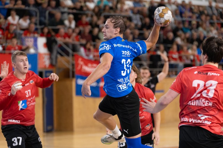 Není všechno jenom o gólech, říká obávaný kanonýr a vycházející hvězda české extraligy Alexandr Moješcik