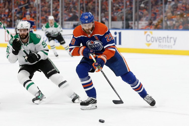 Těžko si dokážu představit, že bych oblékal jiný dres, řekl Leon Draisaitl. V Edmontonu by rád zůstal do konce své kariéry
