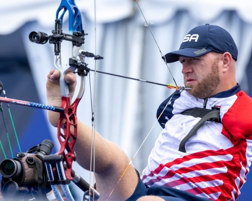 Bezrucí hrdinové lukostřelby okouzlili svět na paralympiádě 2024