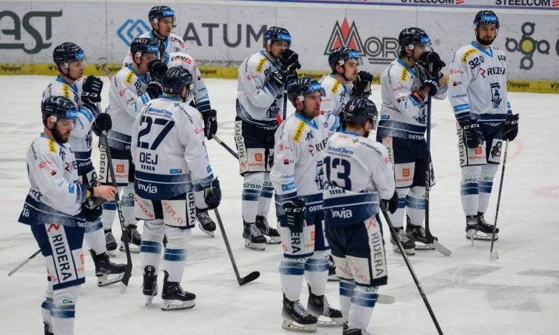 Třetí porážka v přípravě. Týmové výkony ale mají vzestupnou tendenci, říká před startem extraligy vítkovický Demel