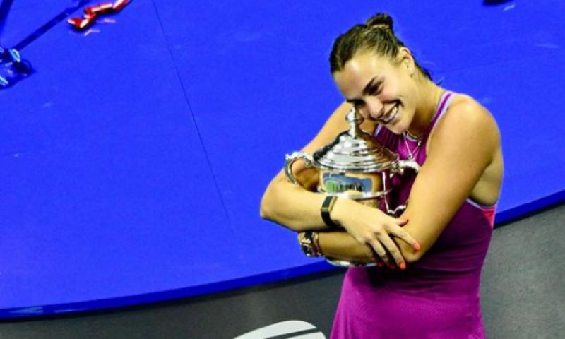 Domácí první šanci k triumfu nevyužili. Dámskou dvouhru ovládla Sabalenka