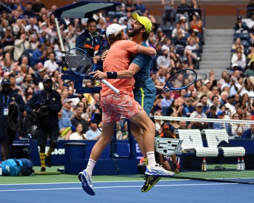 Max Purcell a Jordan Thompson slaví vítězství ve čtyřhře mužů na US Open