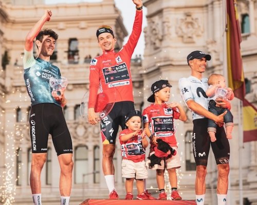 Roglič si dupnul. Tým včetně trenéra ho chtěl jinde, Slovinec však jede vyhrát Giro