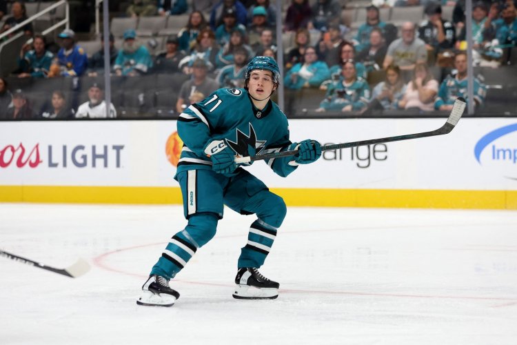 San Jose má nový klubový milník. Celebrini přeskočil Thorntona, McDavid rozdával asistence
