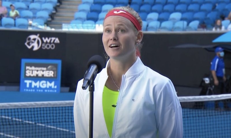 Bouzková na Bogdanovou neumí. Její třetí neúspěch s Rumunkou doprovodil i nelichotivý "kanár"