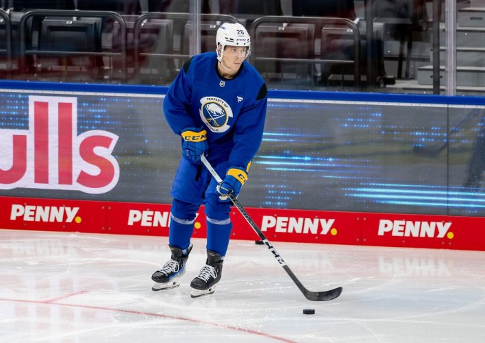 Jiří Kulich slaví první gól v NHL, Sabres však opět zklamali