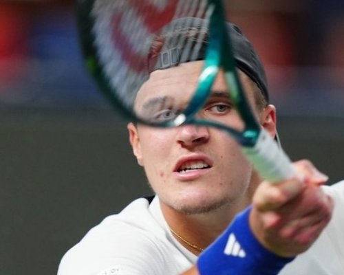 Halová premiéra na okruhu ATP zatím Menšíkovi vychází. Kdo se mu ve Vídni postaví ve čtvrtfinále?