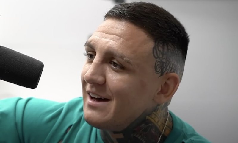 Glosa: Volný pád slovenského bojovníka. Boráros se vyoutoval ze hry, ani Clash ho neosloví 