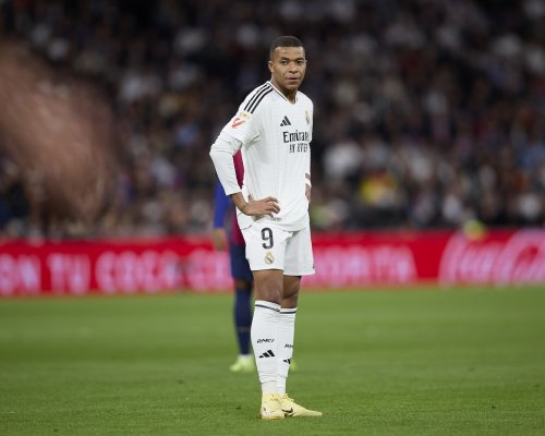 Mbappého debut v El Clásicu se změnil v noční můru, Real Madrid po porážce čelí tvrdé kritice