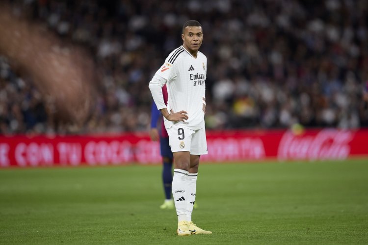 Mbappého debut v El Clásicu se změnil v noční můru, Real Madrid po porážce čelí tvrdé kritice