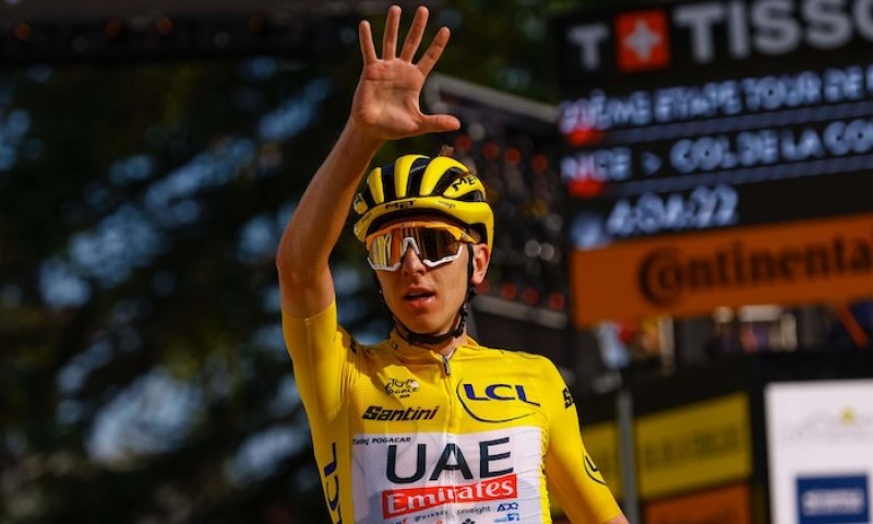 Jeden z největších dříčů v pelotonu Pogačar si nedokáže představit, že by šel z týmu UAE Team Emirates jinam