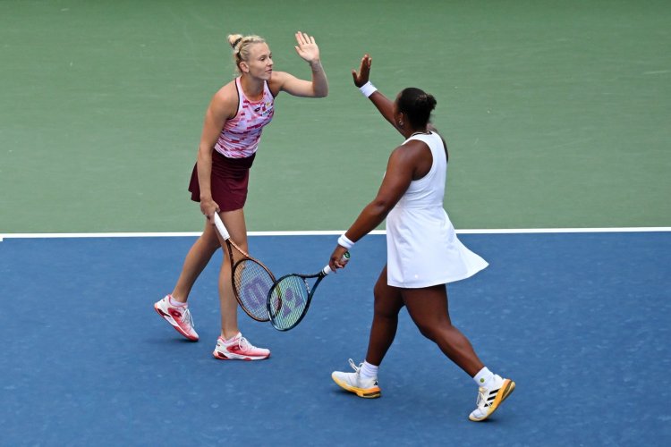 Vítězky Wimbledonu Siniaková s Townsendovou si zahrají Turnaj mistryň!