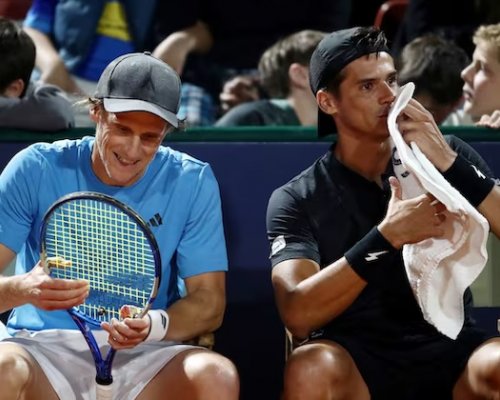 Forlánův tenisový debut mezi profesionály na Challengeru trval 47 minut, s parťákem uhráli pouhé tři gamy