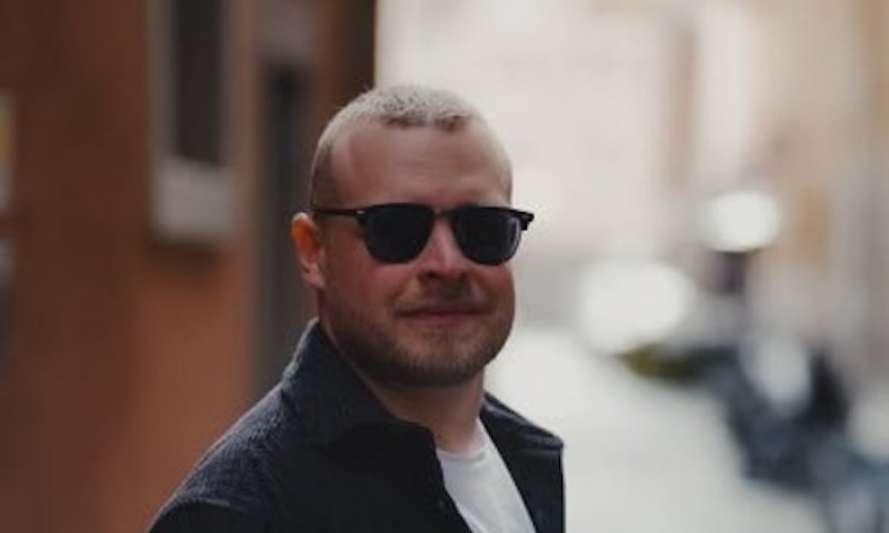 Slavia ve Vietnamu? Spíš dovolená, byť trochu vtipná, říká expert Nerad. Proč zase září Šádek?