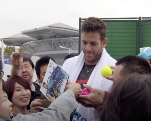 Osm operací, 7 prášků denně a doporučení totální endoprotézy. Del Potro se i tak rozloučí s Djokovičem