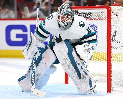 Nová konkurence pro Vaněčka. Askarov září v dresu Sharks. Chvála na každém kroku