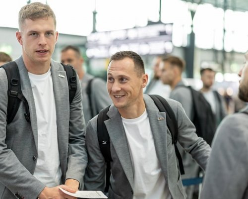 Kouč Slavie se cítí ve frankfurtském hotelu jako ve sci-fi filmu: Ráno jsem to měl 800 metrů z pokoje na snídani