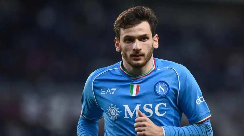 Manchester United touží po ofenzivní hvězdě Neapole. Ta žádá 90 milionů liber