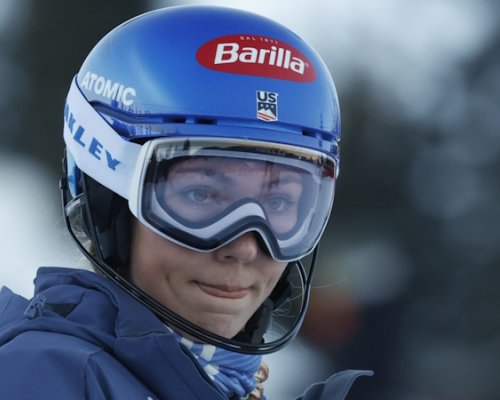 VIDEO: Dramatický pád hvězdné Shiffrinové. Na nosítkách a do nemocnice