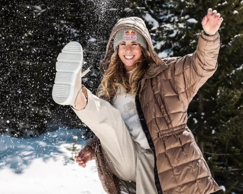 V Saalbachu cinklo! Ester Ledecká má historickou medaili. „Na snowboarďačku docela dobrý,“ žertuje