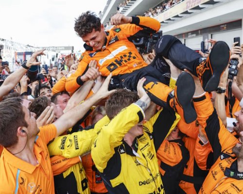 Zak Brown: Nemohu uvěřit, jak majitelé oslavili náš titul. Celý Bahrajn se oblékl do papájové
