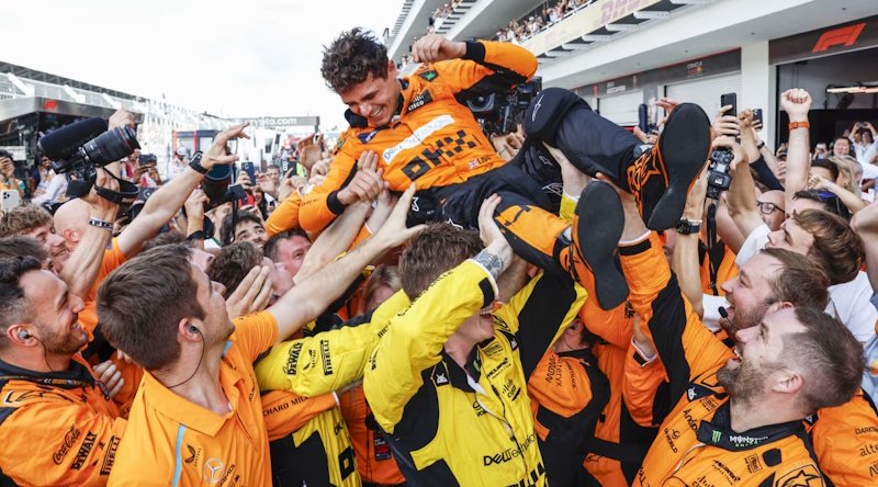 Zak Brown: Nemohu uvěřit, jak majitelé oslavili náš titul. Celý Bahrajn se oblékl do papájové