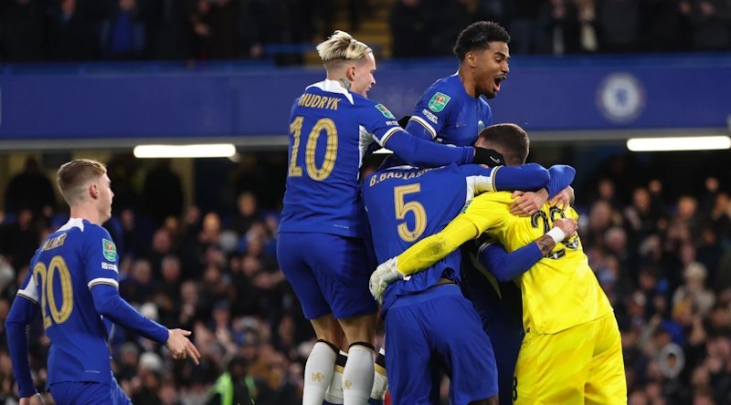 Chelsea utratila 1,2 miliardy liber. Je čas bojovat o titul, tvrdí Jamie Carragher
