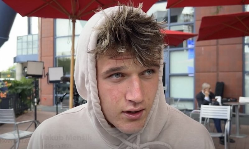 Úplně nejlepší by bylo, kdybych se dostal do světové třicítky, hlásí Menšík. Raketu nedržel tři týdny