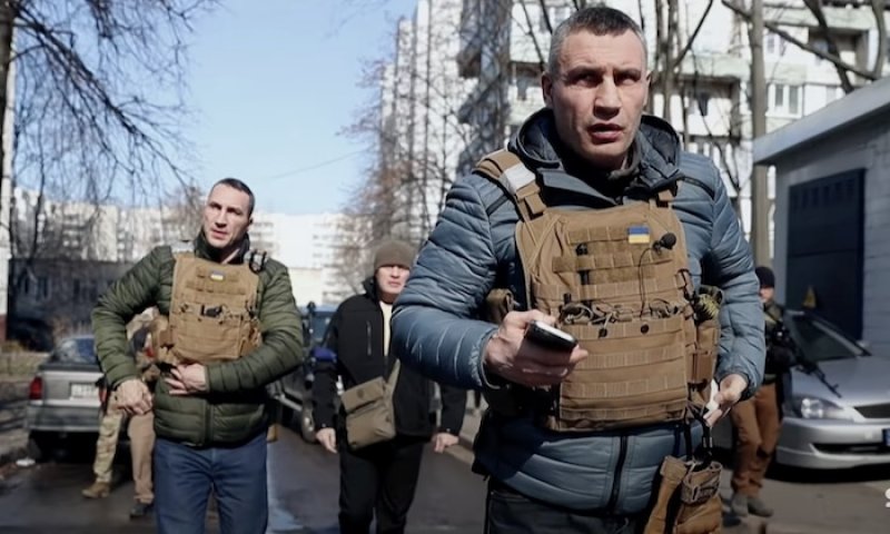 Kličkův možný návrat do ringu proti Duboisovi nejspíš padá. A s ním i šance na překonání Foremanova rekordu