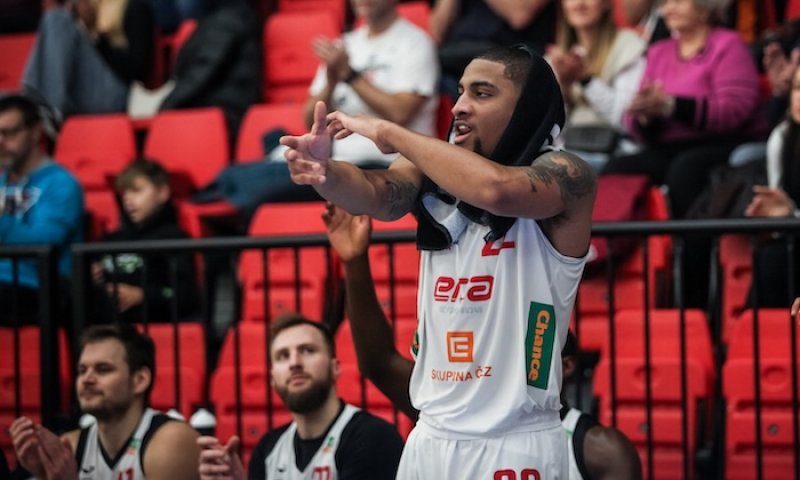 Basketbalový masakr v Nymburce: Mistr rozdrtil nováčka o 60 bodů a přepsal několik ligových rekordů