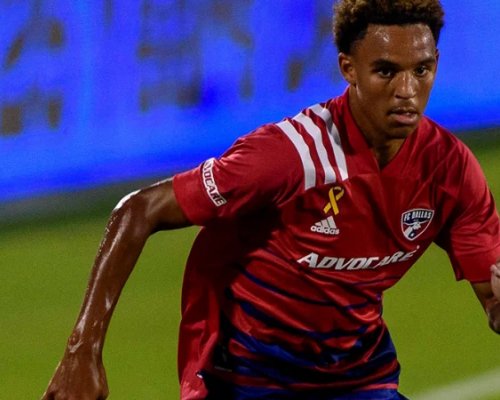 Duel titánů o slibného Američana: Sparta a Plymouth se přetahují o Reynoldsův podpis