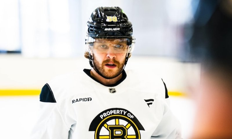 Dva body pro Pastrňáka, tři pro Boston. Mrázek dál čeká na výhru a č. 88 už je v první třicítce bodování