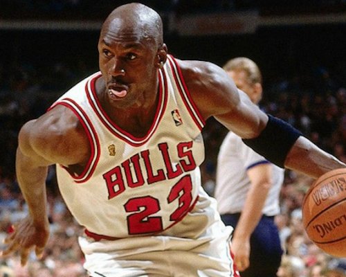 Lékař vysvětlil, proč má Michael Jordan žluté oči, fanoušci se obávají o jeho zdraví