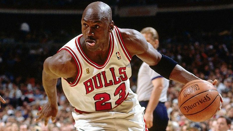 Příliš mnoho trojek? Jordan to tušil už před třiceti lety. Vytrácí se krása basketu i kvality jednotlivce, varoval