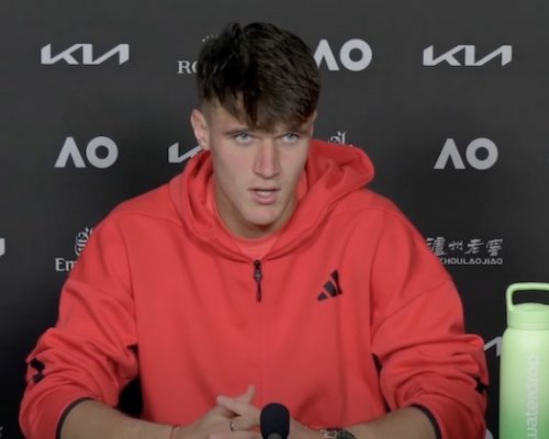 V teple to sviští skvěle! Menšík si po vítězném vstupu s jednatřiceti esy věří i na světovou šestku