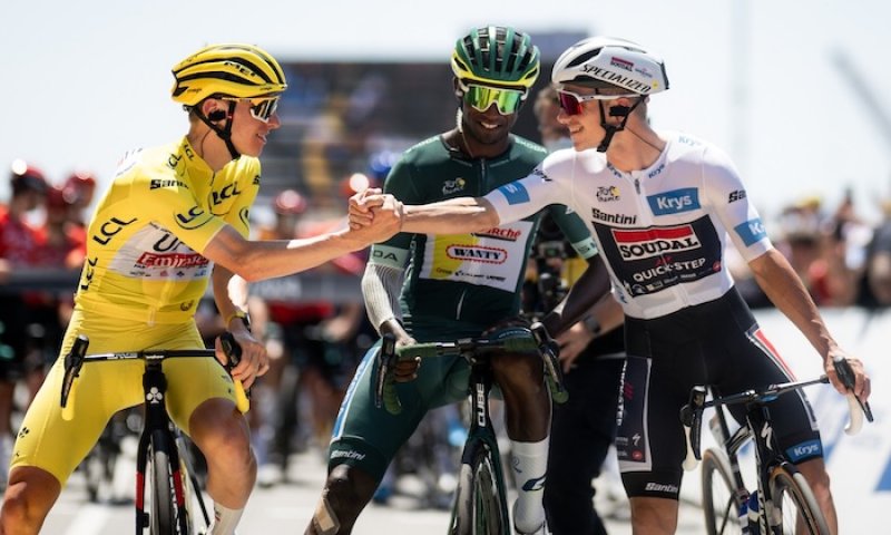 V cyklistice se chystá rekordní smlouva. A není pro Pogačara