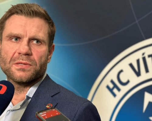 Hokej je kolektivní hra, titul si nelze koupit, hovoří Varaďa po vstupu do Vítkovic
