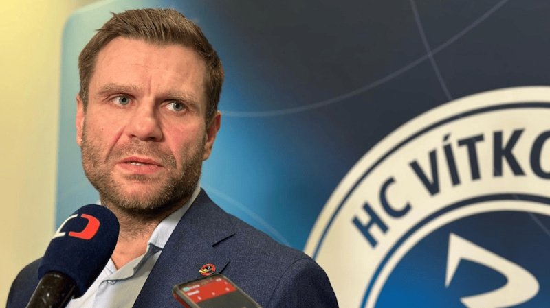 Hokej je kolektivní hra, titul si nelze koupit, hovoří Varaďa po vstupu do Vítkovic