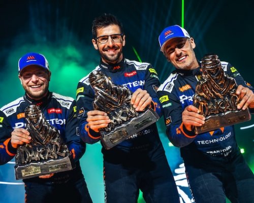 Trofej v batohu, fanoušci v hale a Queen v reprácích! Sedlčanský hrdina Dakaru Macík je zpátky doma
