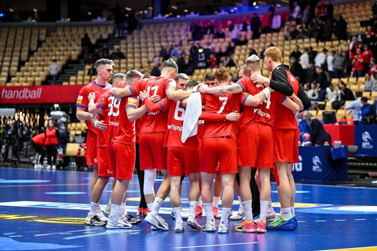 Házenkářský šampionát pro český tým v sobotu skončí. O teoretickou šanci na postup ho připravilo Dánsko