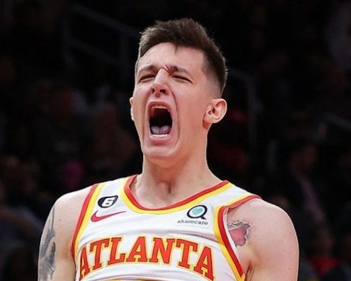 Krejčí se blýskl 13 body a pěti doskoky. Hawks ale posedmé v řadě padli i kvůli jeho neúspěšným pokusům o trojku