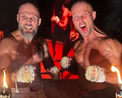 Red Face posouvá hranice: Fackovaná, střepy a tajemná aréna v duchu UFC