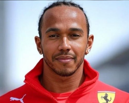 Ferrari útočí na titul, ale experti mají pochybnosti. Hamilton selže, znějí ohlasy