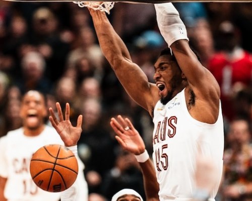 Epický boj o trůn NBA: Cleveland ukončil dominanci Oklahomy i přes slabší den hvězdného Mitchella