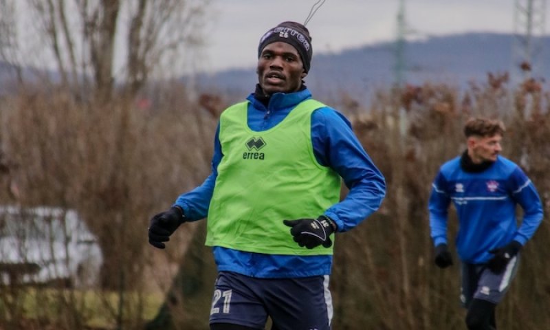 ViOn testuje nigerijský talent ze Slavie! Onyedika se ve Zlatých Moravcích potká hned se třemi Čechy