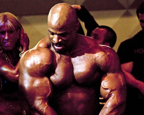 Král železa bojoval o život. Ronnie Coleman přežil sepsi a podstoupil operaci srdce