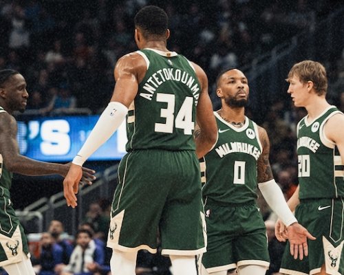 Tomu se říká záskok! Lillardův střelecký výbuch dal na zapomenout na hvězdného Antetokounmpa